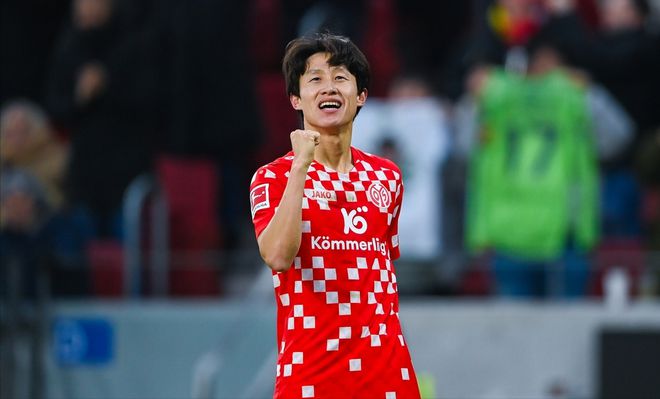 韓星32歲炸裂，2-1冷門勝，連擊驚艷，德甲第9逆拜仁。